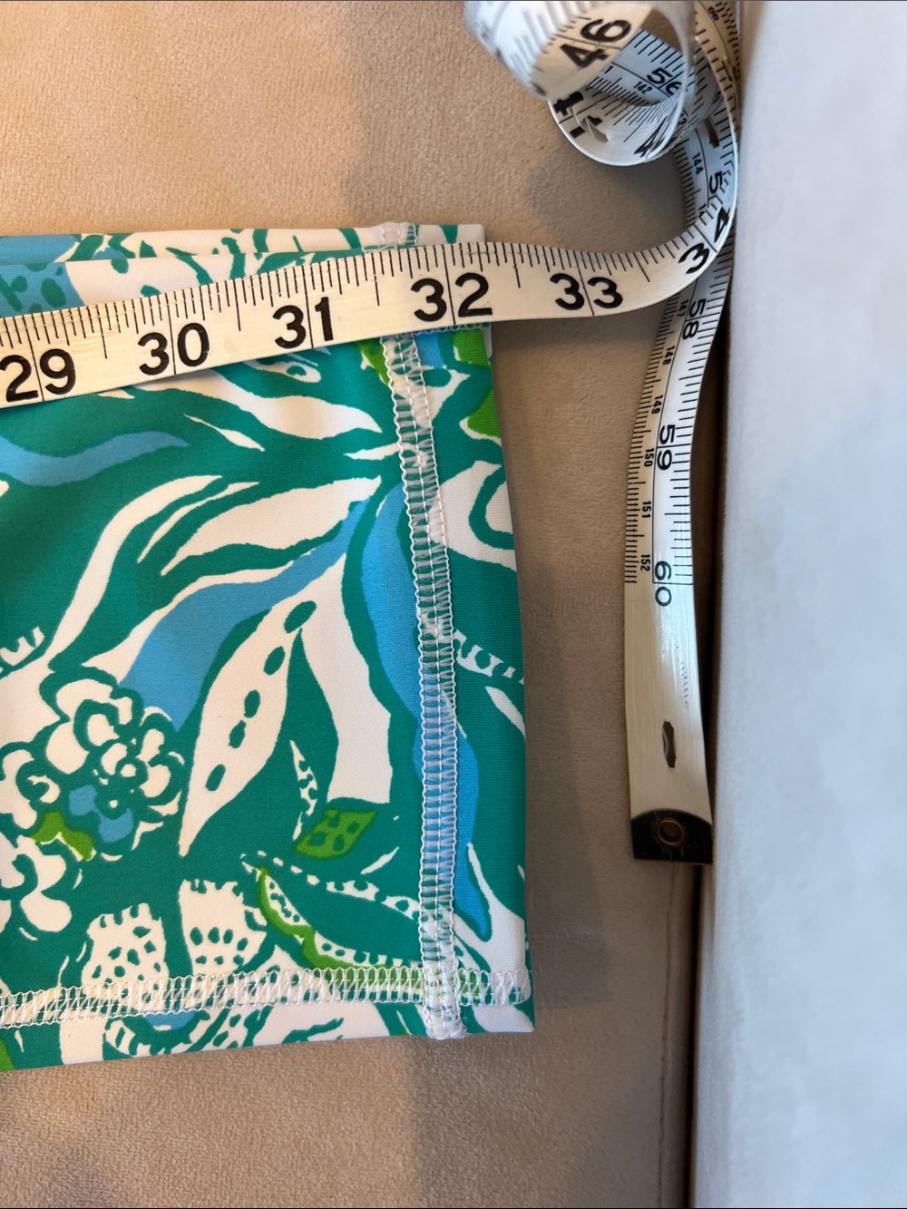 NWT Lilly Pulitzer “Studio Stretch” UPF 50+ Green & White Floral Leggings - Picture 9 of 10